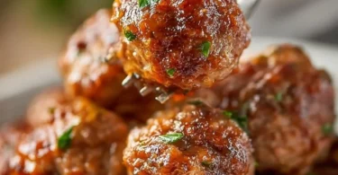 Delicious homemade meatballs made from an easy meatball recipe.